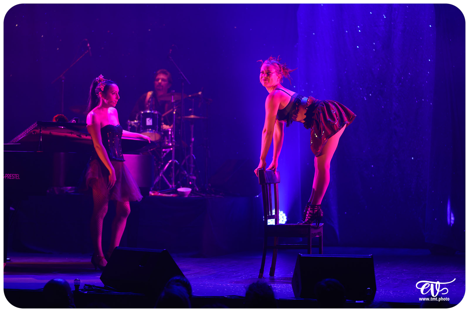 PLEIN FEU (CIE AVRIL EN SEPTEMBRE)